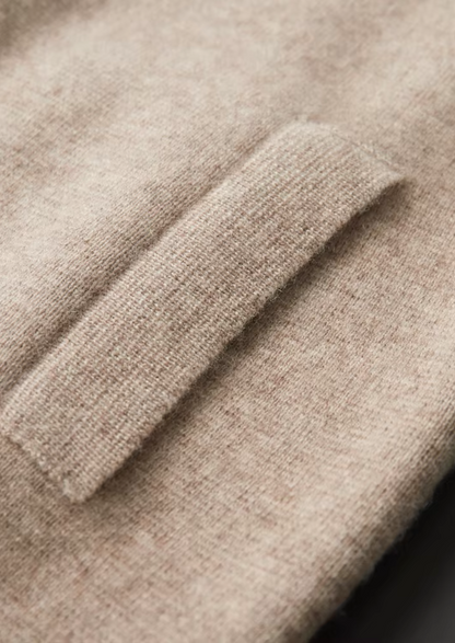 EXTRAFEINER MERINOWOLLE ZIP-POLO-STRICKJACKE