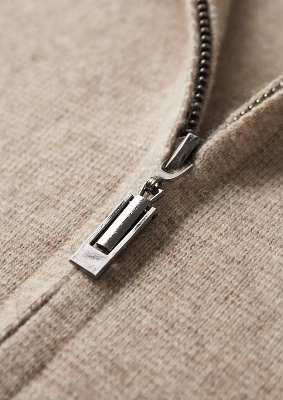 EXTRAFEINER MERINOWOLLE ZIP-POLO-STRICKJACKE