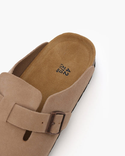 Clogs aus Wildleder